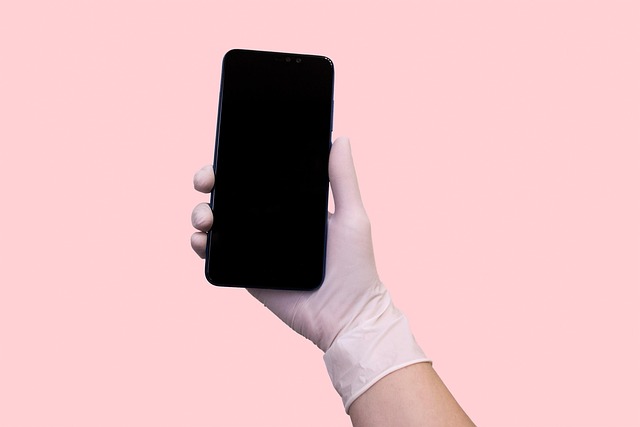 The Connection Between Social Media and Mental Health: Navigating the Digital Landscape